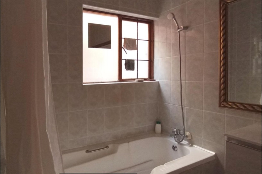 4 Bedroom Property for Sale in Silver Lakes Golf Estate Gauteng