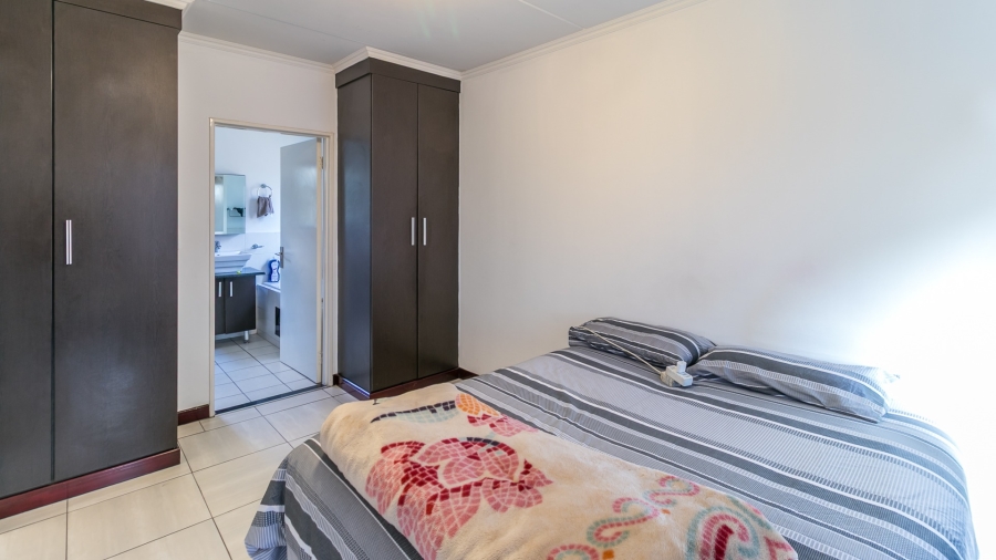 2 Bedroom Property for Sale in Noordwyk Gauteng