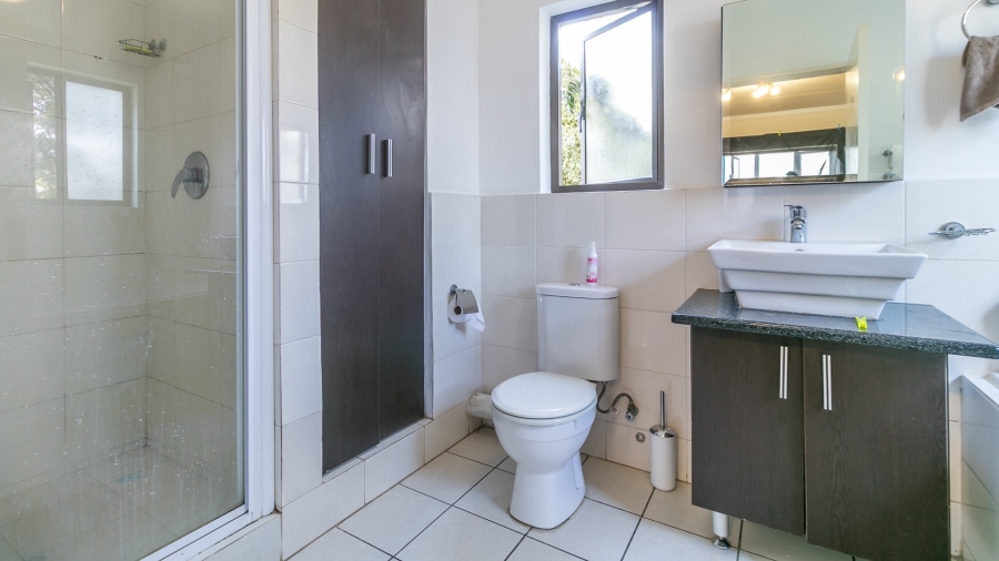 2 Bedroom Property for Sale in Noordwyk Gauteng