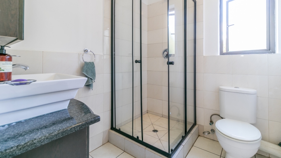 2 Bedroom Property for Sale in Noordwyk Gauteng