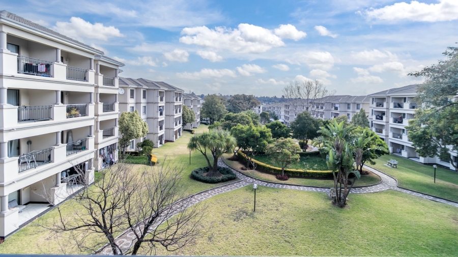 2 Bedroom Property for Sale in Noordwyk Gauteng