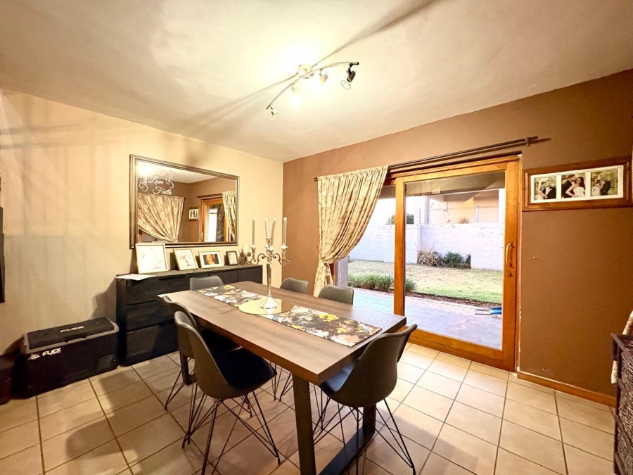 3 Bedroom Property for Sale in Sonneveld Gauteng