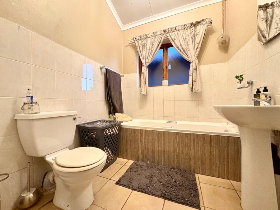 3 Bedroom Property for Sale in Sonneveld Gauteng