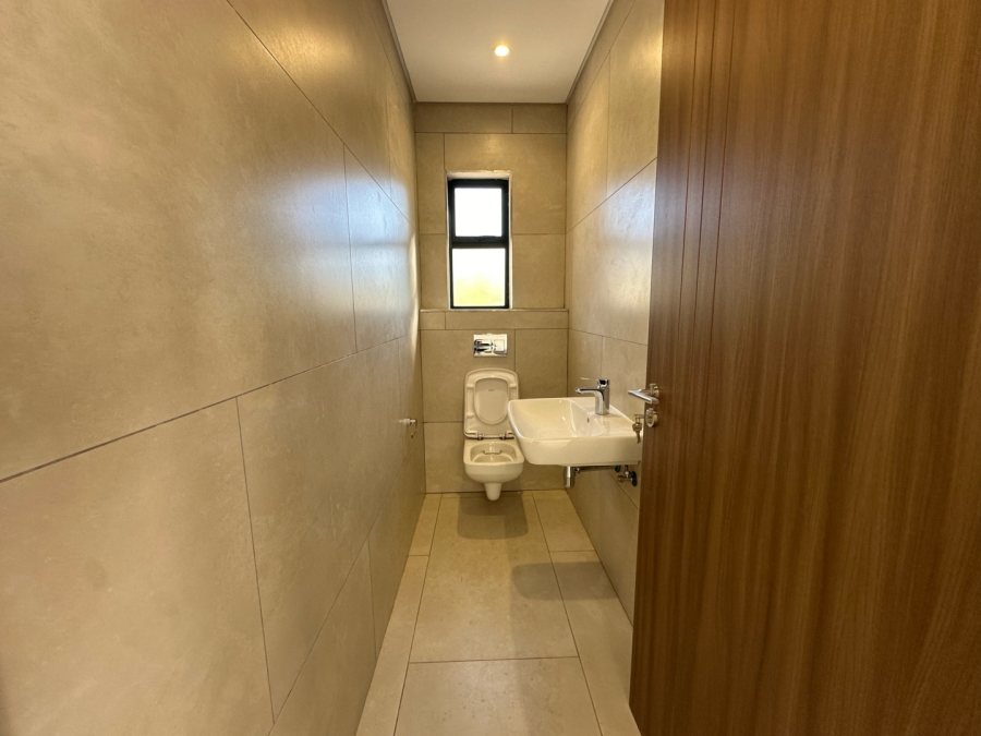To Let 3 Bedroom Property for Rent in Sandown Gauteng