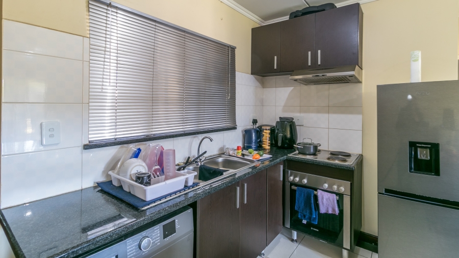 1 Bedroom Property for Sale in Noordwyk Gauteng