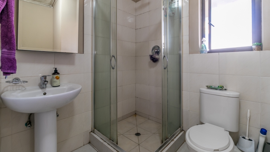 1 Bedroom Property for Sale in Noordwyk Gauteng