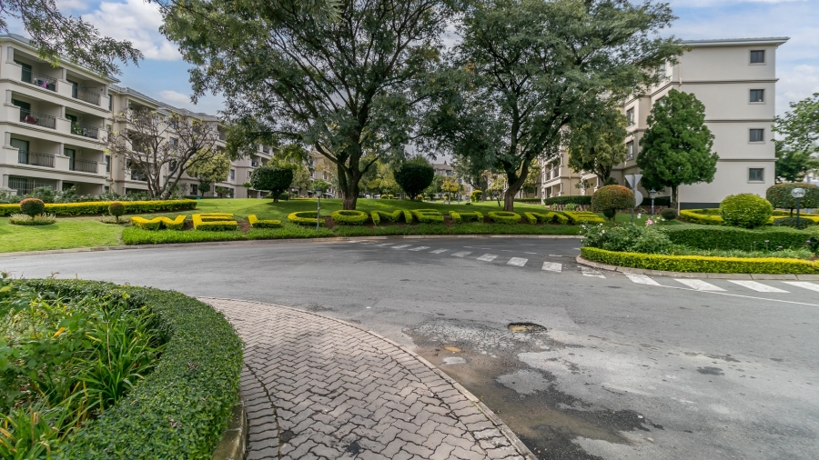 1 Bedroom Property for Sale in Noordwyk Gauteng