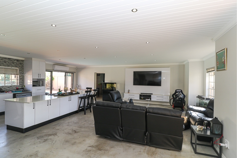 3 Bedroom Property for Sale in Edelweiss Gauteng