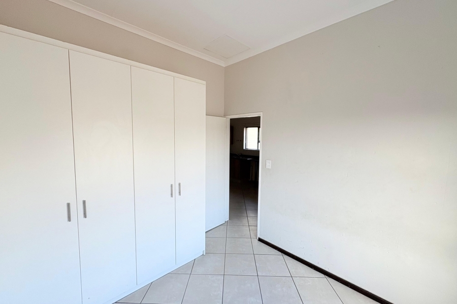 To Let 2 Bedroom Property for Rent in Goedeburg Gauteng