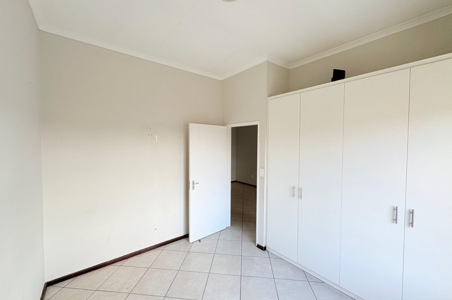To Let 2 Bedroom Property for Rent in Goedeburg Gauteng