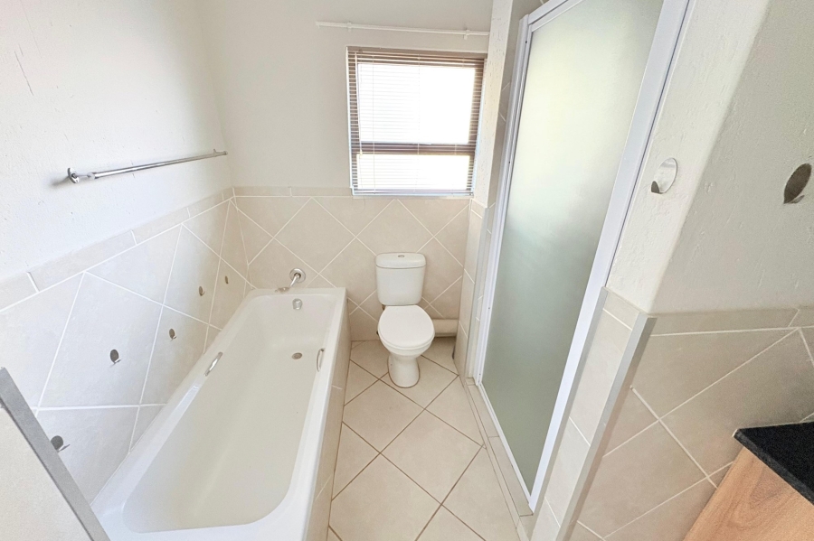To Let 2 Bedroom Property for Rent in Goedeburg Gauteng