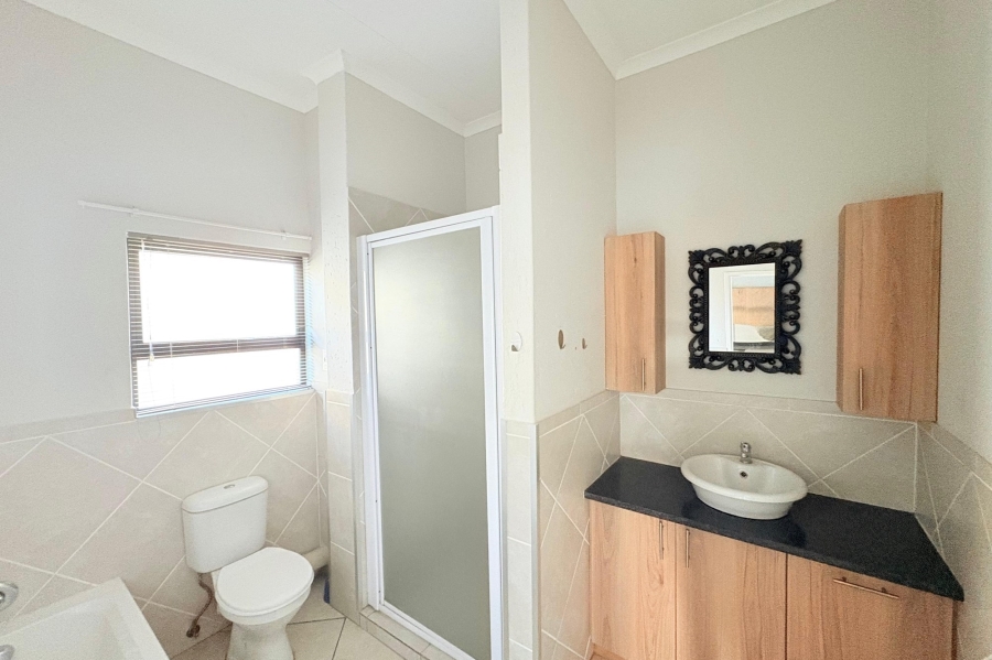 To Let 2 Bedroom Property for Rent in Goedeburg Gauteng