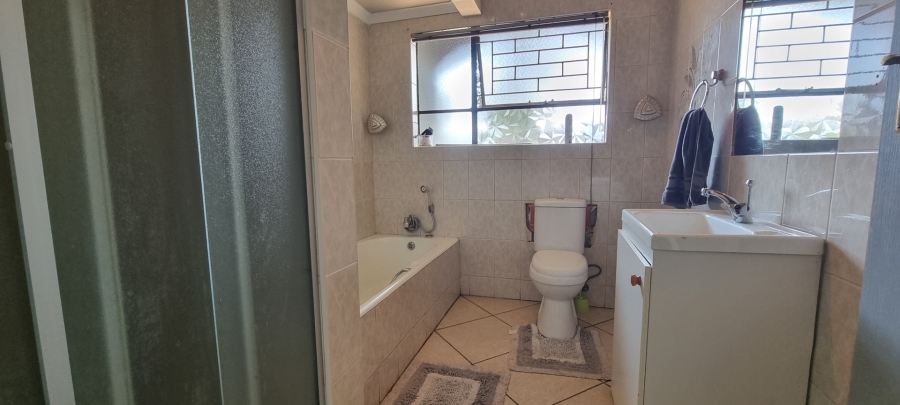 3 Bedroom Property for Sale in Sunward Park Gauteng