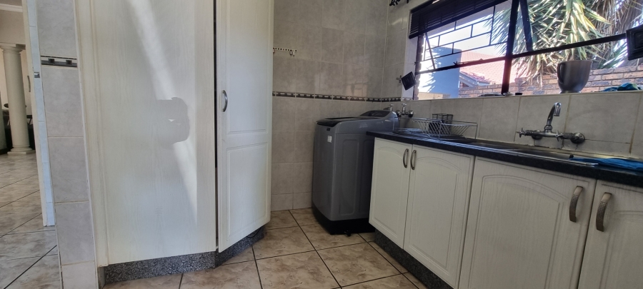 3 Bedroom Property for Sale in Sunward Park Gauteng