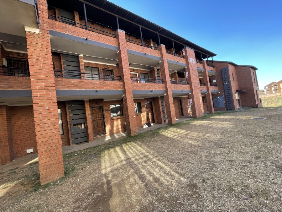 2 Bedroom Property for Sale in Noordwyk Gauteng