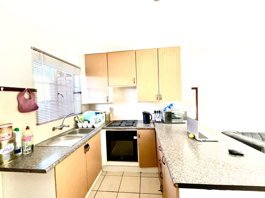 2 Bedroom Property for Sale in Noordwyk Gauteng