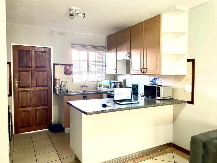 2 Bedroom Property for Sale in Noordwyk Gauteng