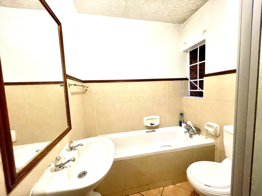 2 Bedroom Property for Sale in Noordwyk Gauteng