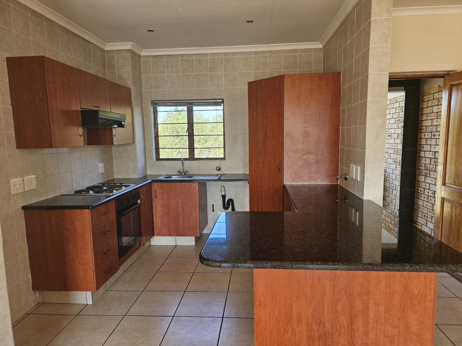 To Let 2 Bedroom Property for Rent in Sonneveld Gauteng