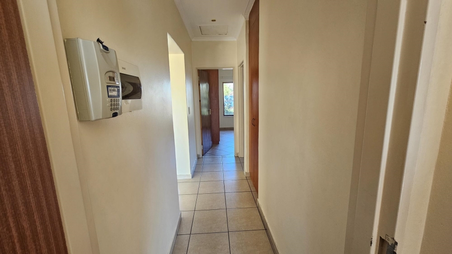 To Let 2 Bedroom Property for Rent in Sonneveld Gauteng