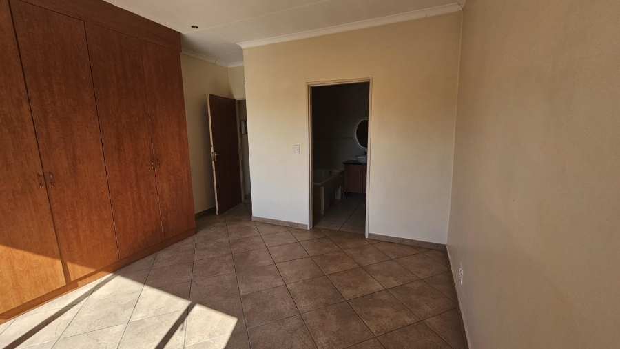 To Let 2 Bedroom Property for Rent in Sonneveld Gauteng