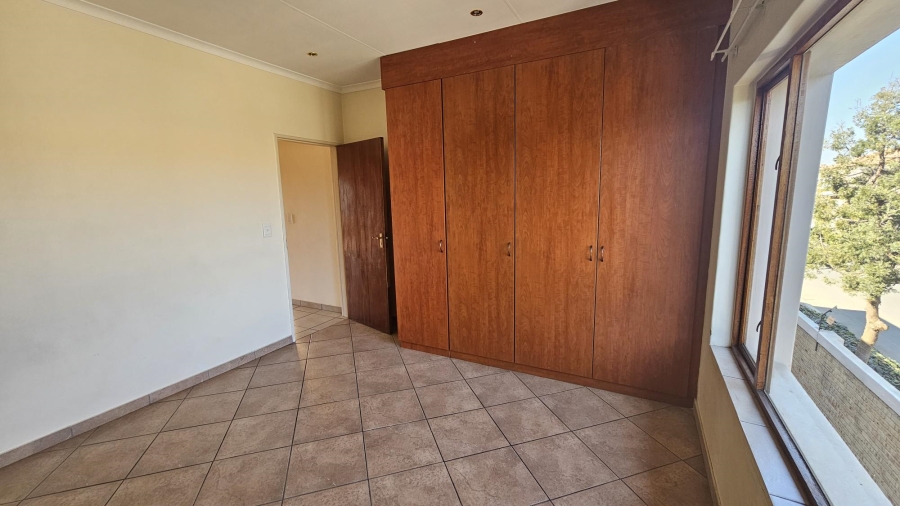 To Let 2 Bedroom Property for Rent in Sonneveld Gauteng