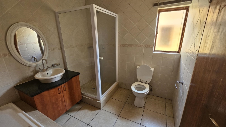 To Let 2 Bedroom Property for Rent in Sonneveld Gauteng