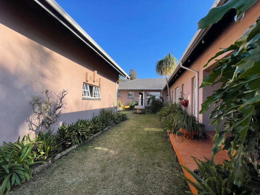 5 Bedroom Property for Sale in Witpoortjie Gauteng