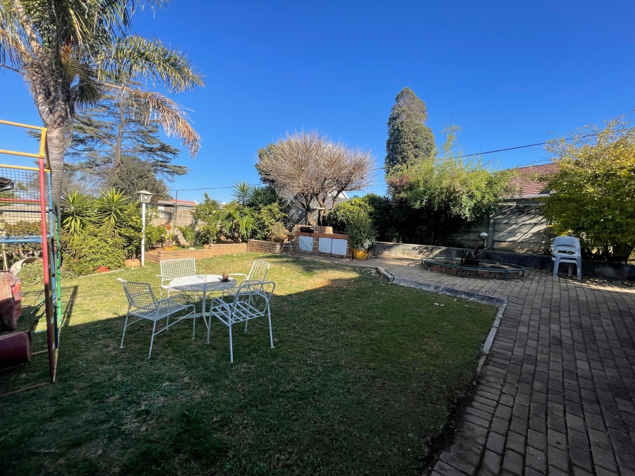 5 Bedroom Property for Sale in Witpoortjie Gauteng
