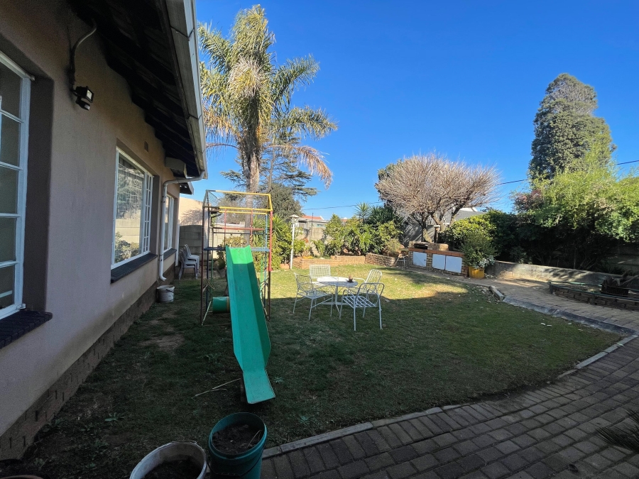 5 Bedroom Property for Sale in Witpoortjie Gauteng