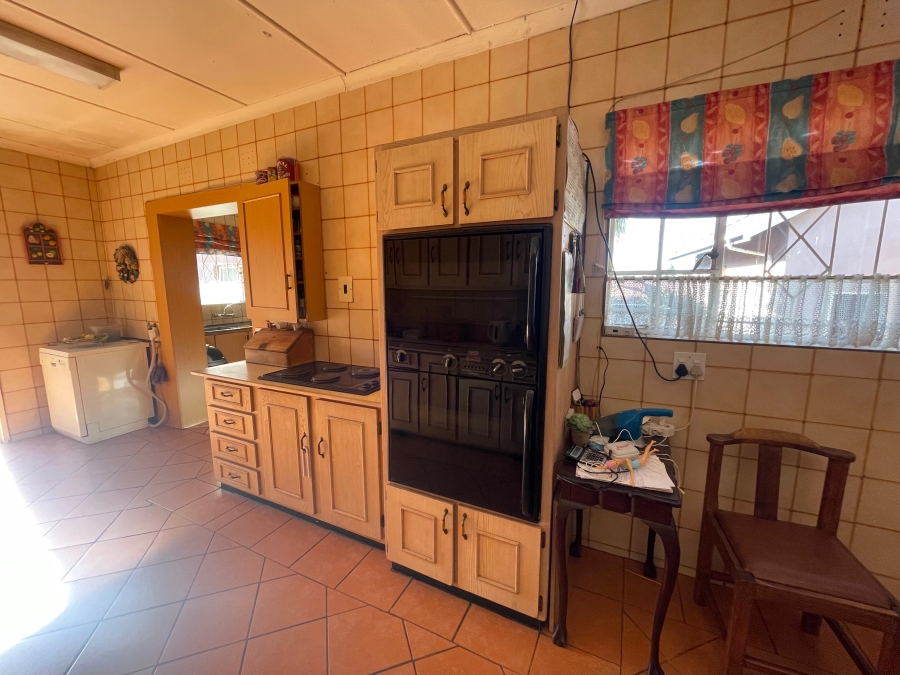 5 Bedroom Property for Sale in Witpoortjie Gauteng