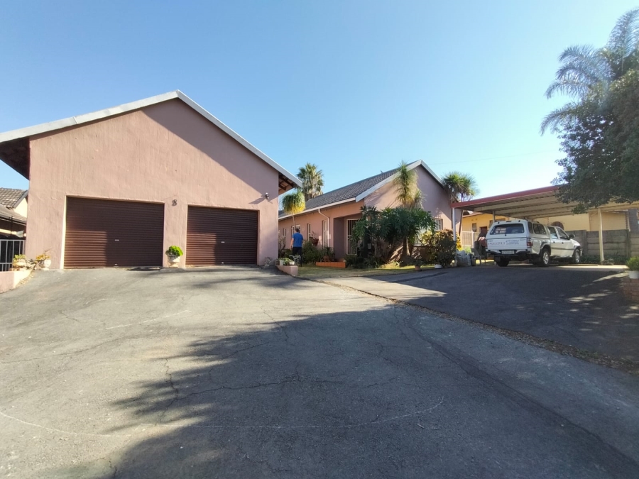 5 Bedroom Property for Sale in Witpoortjie Gauteng