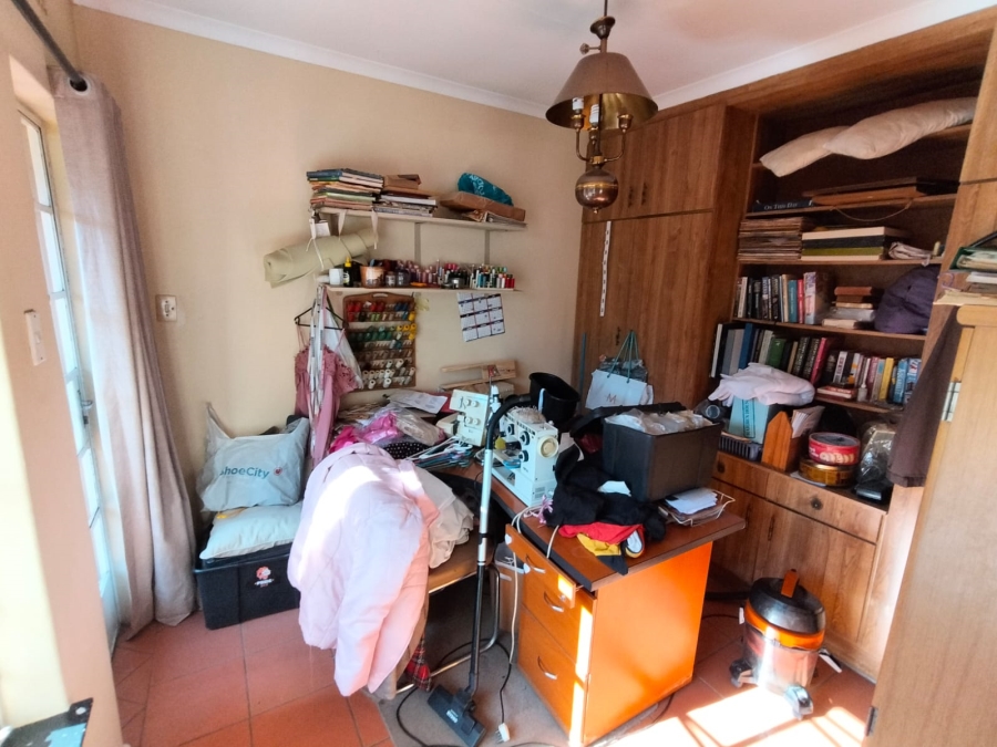 5 Bedroom Property for Sale in Witpoortjie Gauteng