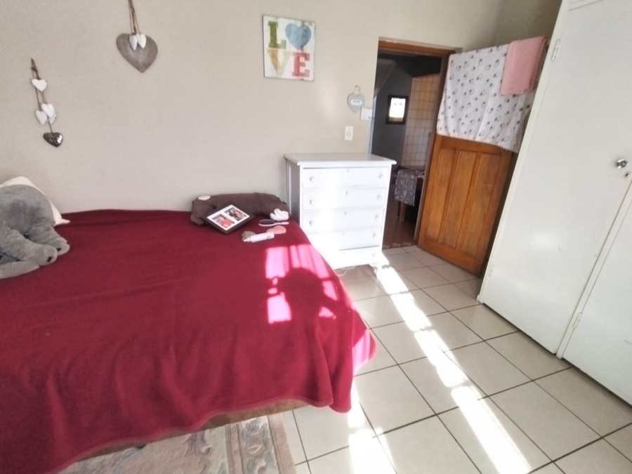 5 Bedroom Property for Sale in Witpoortjie Gauteng