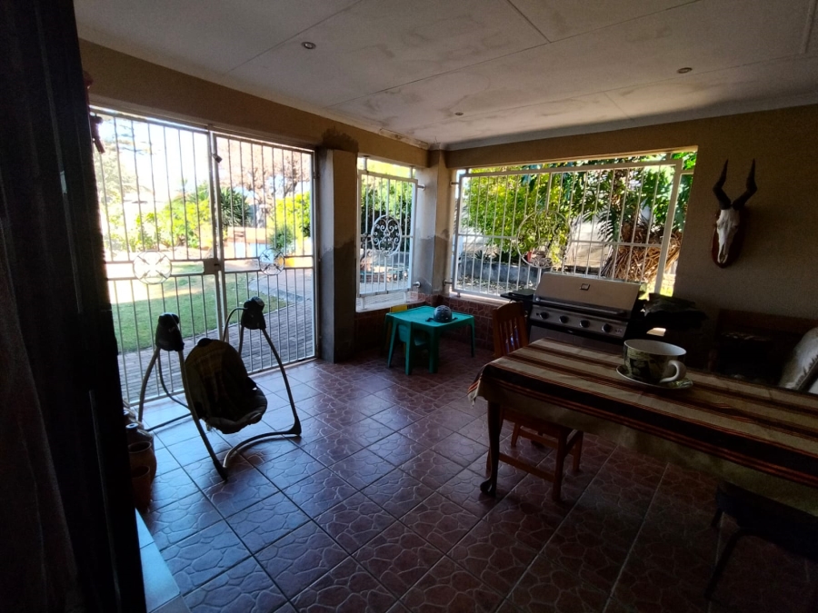 5 Bedroom Property for Sale in Witpoortjie Gauteng