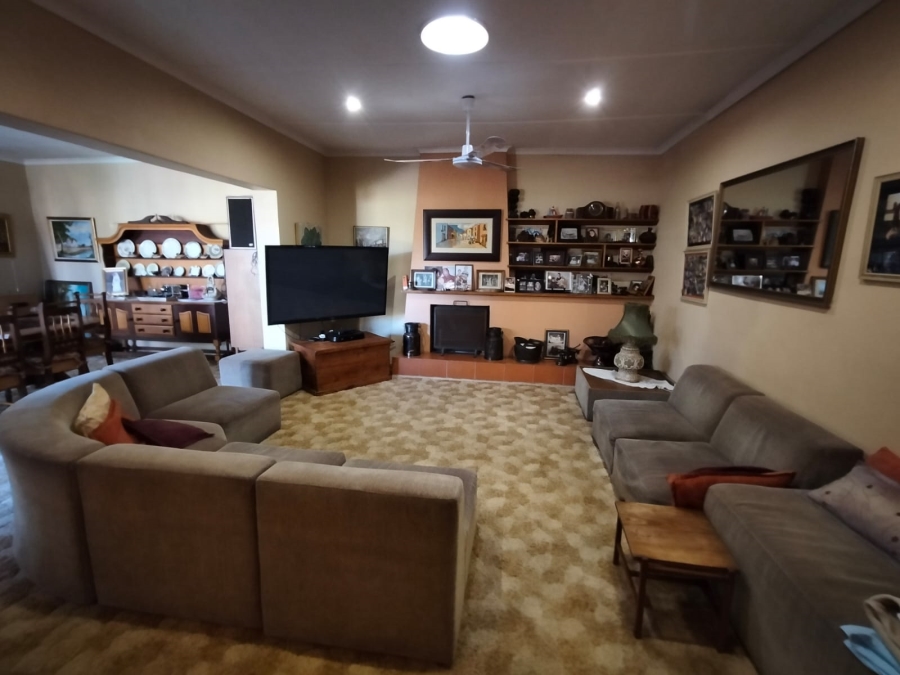 5 Bedroom Property for Sale in Witpoortjie Gauteng