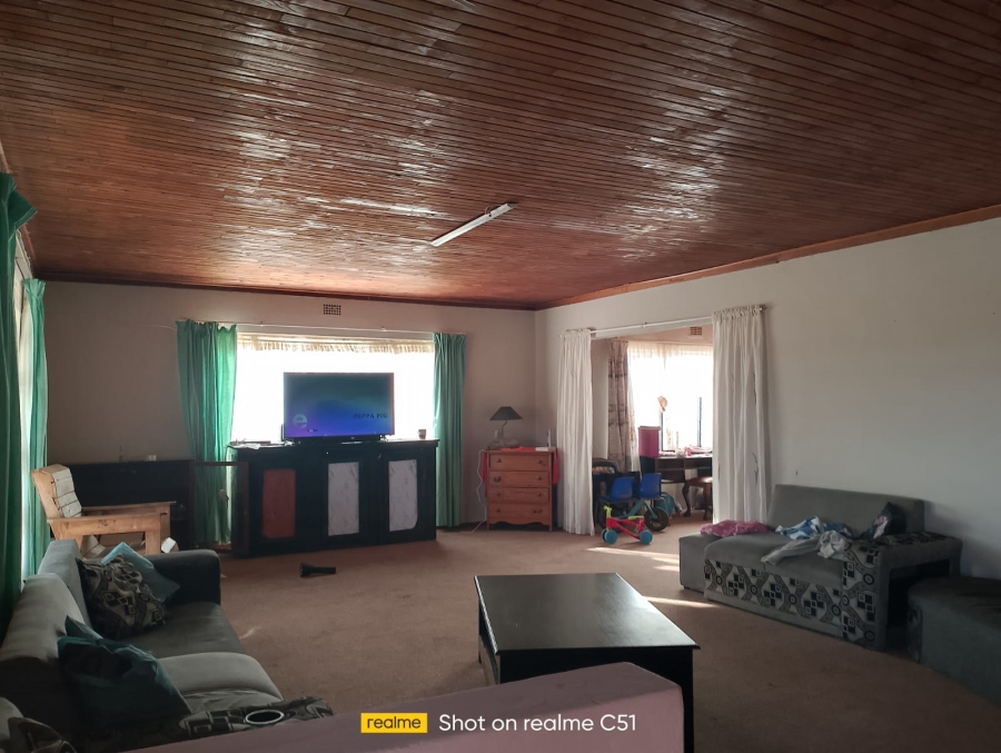 6 Bedroom Property for Sale in Kaydale Gauteng