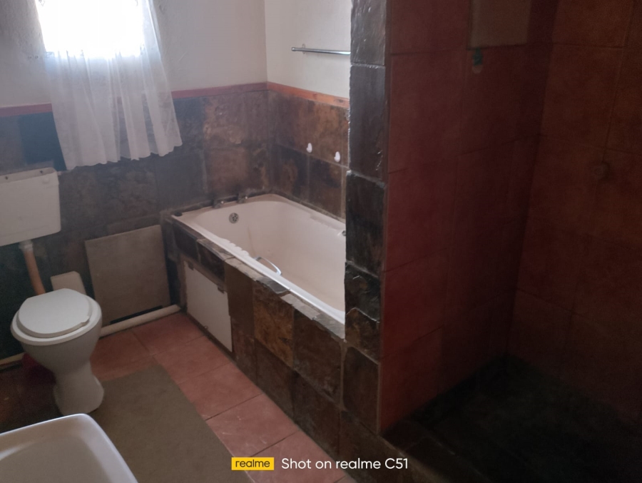 6 Bedroom Property for Sale in Kaydale Gauteng