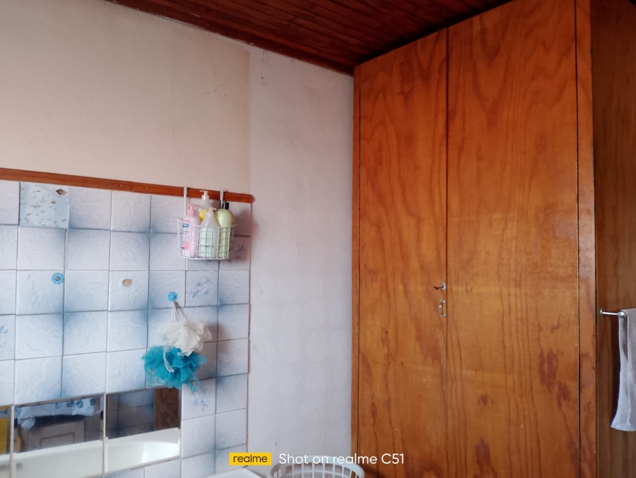 6 Bedroom Property for Sale in Kaydale Gauteng
