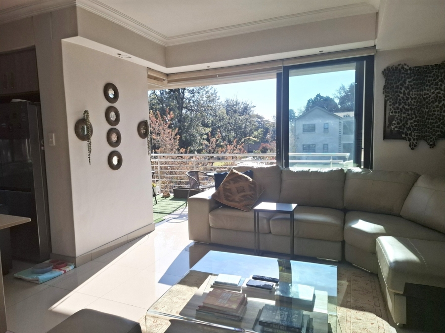 To Let 2 Bedroom Property for Rent in Saxonwold Gauteng