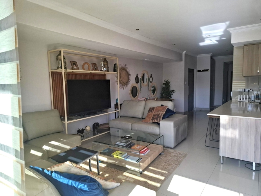 To Let 2 Bedroom Property for Rent in Saxonwold Gauteng