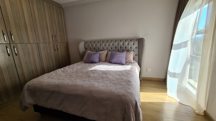 To Let 2 Bedroom Property for Rent in Saxonwold Gauteng
