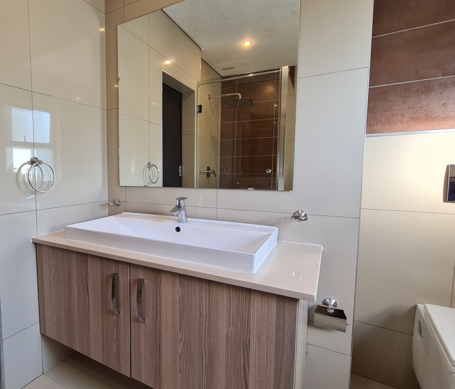 To Let 2 Bedroom Property for Rent in Saxonwold Gauteng