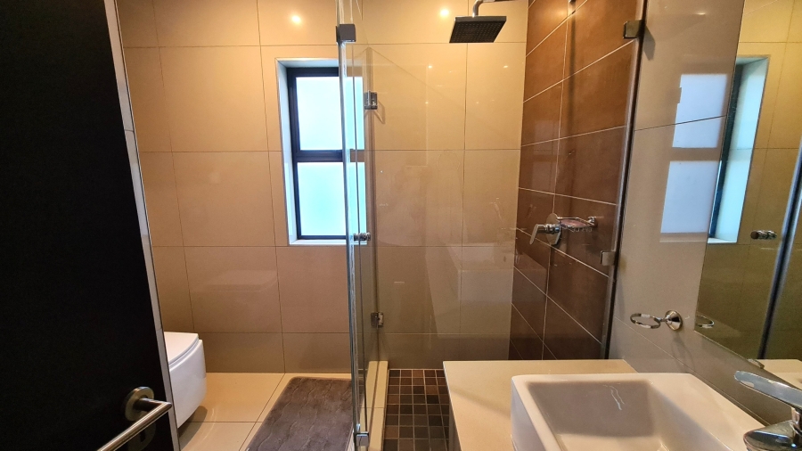 To Let 2 Bedroom Property for Rent in Saxonwold Gauteng