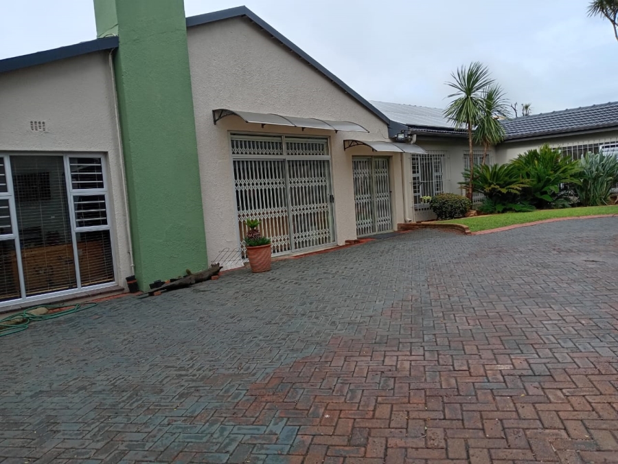 To Let 4 Bedroom Property for Rent in Birchleigh Gauteng