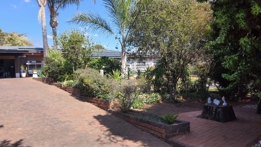 4 Bedroom Property for Sale in Rant En Dal Gauteng