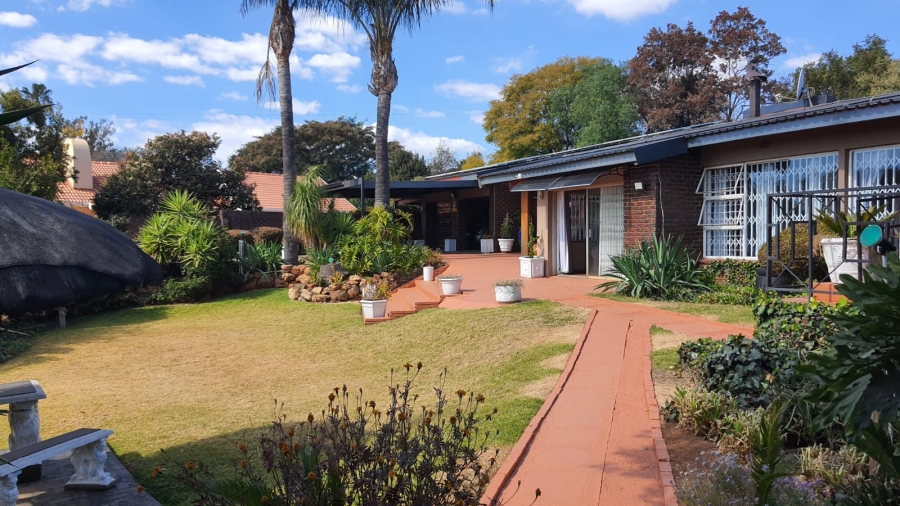 4 Bedroom Property for Sale in Rant En Dal Gauteng
