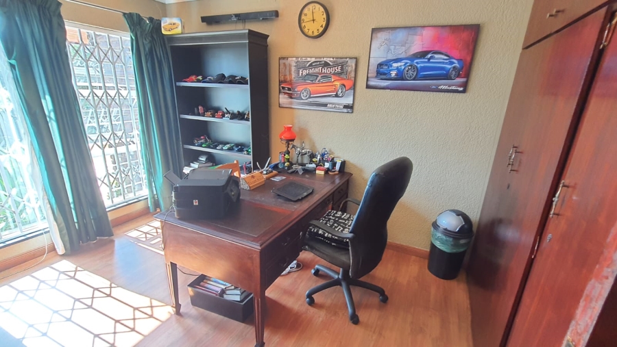 4 Bedroom Property for Sale in Rant En Dal Gauteng