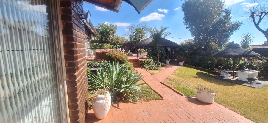 4 Bedroom Property for Sale in Rant En Dal Gauteng