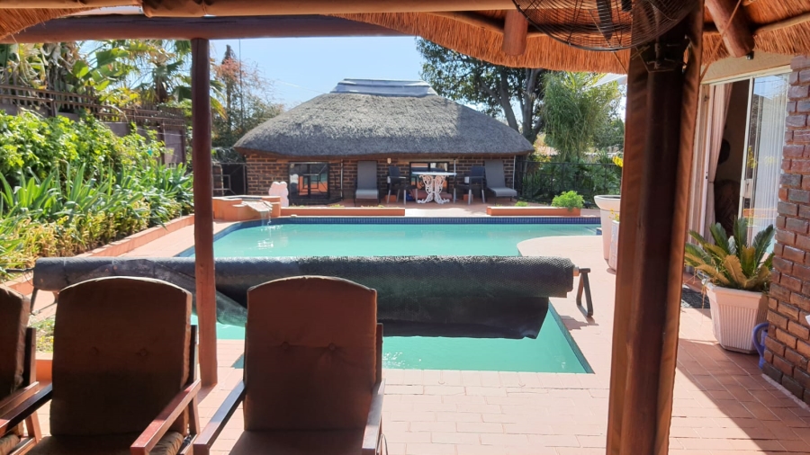 4 Bedroom Property for Sale in Rant En Dal Gauteng